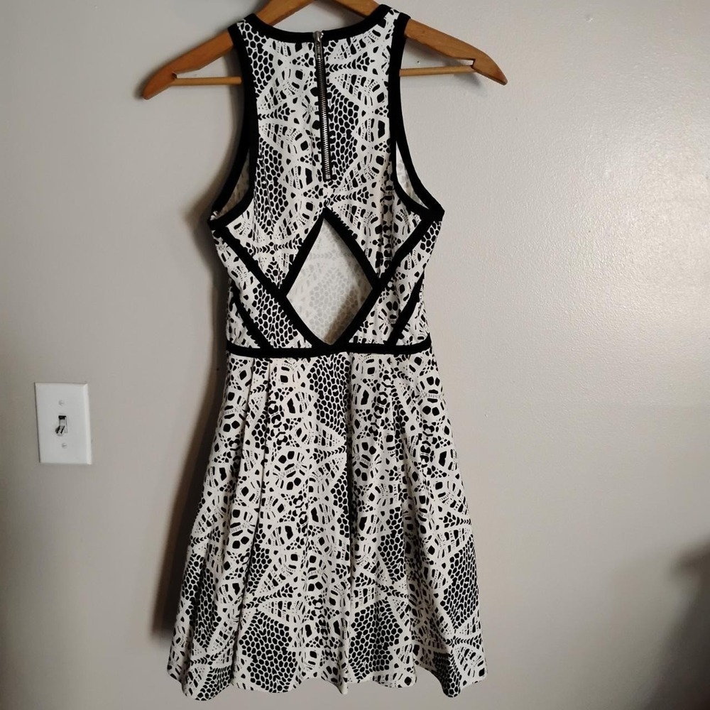 Parker New York Hudson Geometric Cocktail Dress XS Black White Womens Pockets - Picture 4 of 8